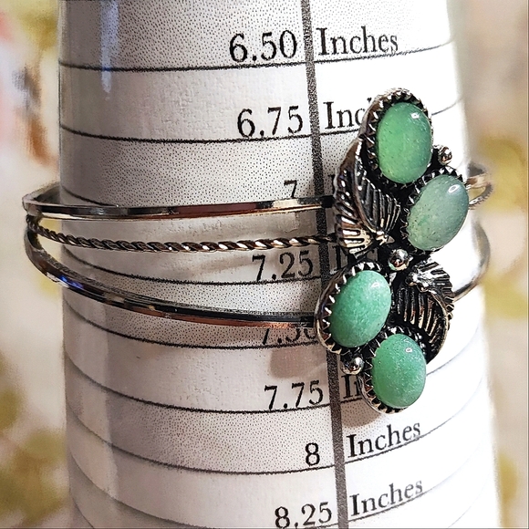 Vintage Adventurine Silver Tone Leaves Cuff Bracelet Light Green Oval Stones - Picture 6 of 12